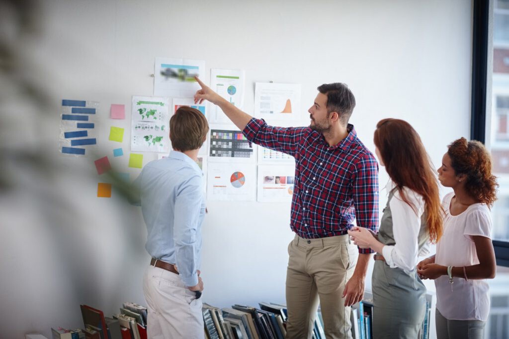 Reunión de estrategia de marketing internacional